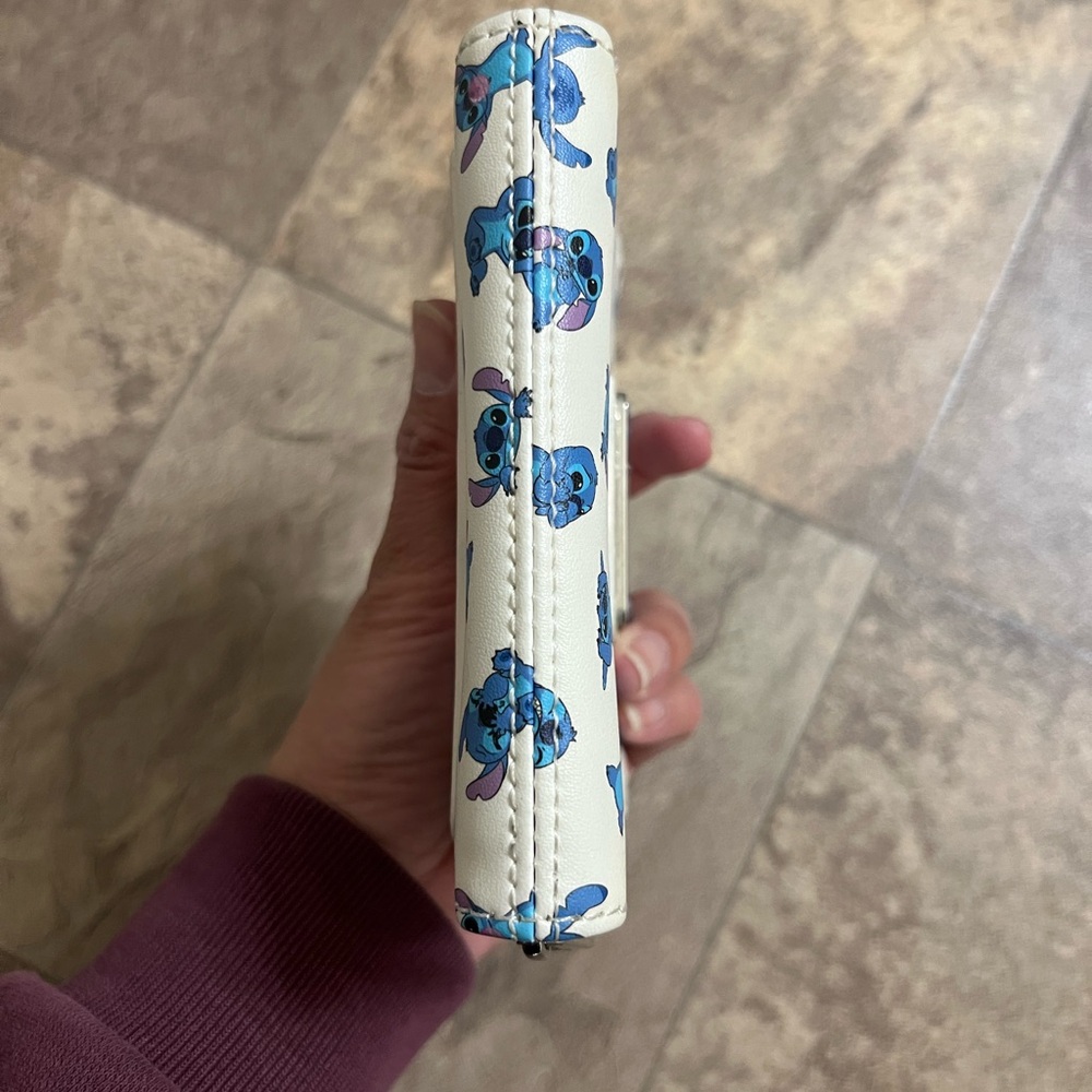 Disney Loungefly Blue and white Lilo & Stitch Wallet - Picture 5 of 10